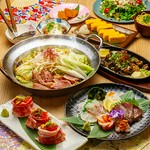 宴会に大人気!当日予約OK!鮮度にこだわる旬の食材を贅沢に使用したお料理を提供!その他合鴨ロースや薩摩極み鶏等お肉料理が盛り沢山!鍋料理もしくは寿司握り等もお選びいただけます!全席完全個室でのご案内!