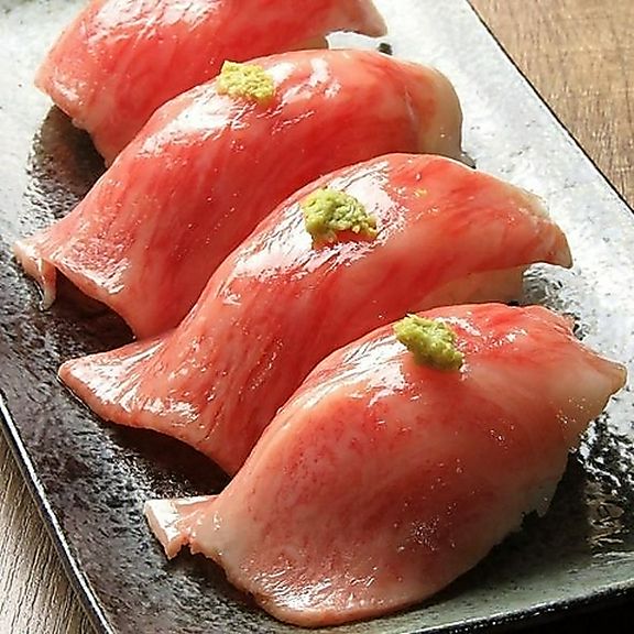 肉寿司やステーキ付食放