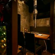 個室ではございませんが､少し奥まったお席のご用意もございます｡