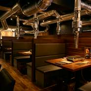 プライベートを大切に出来るボックスタイプのソファー席も｡