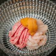 豊洲理事とのコラボ商品。
肉、海鮮、タレまでこだわった逸品。