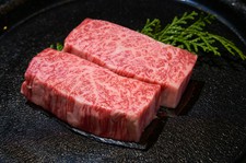 ゆったりと上質なお肉をお楽しみいただける､ランチ限定の特別コース｡