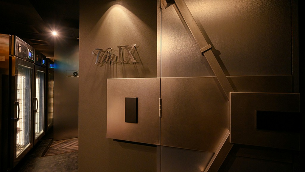 高級感あふれるその扉は、VIP専用の個室へと続く入り口