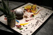 完全個室の空間と、目の前で作る【クラフティエアートデザート】で記憶に残る記念日を・・・・