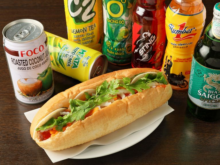 一人でも手軽に味わえる絶品グルメ『バインミー』