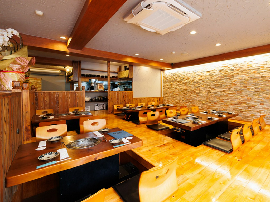 アットホームな雰囲気で、幅広い世代に親しまれるお店