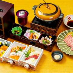 寿司と肉料理との調和が心地良く、食事がさらに豊かなものへと変わる『信州牛陶板燒き膳』