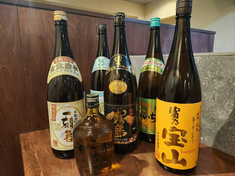 自家製焼酎・ウイスキー・ワインと、日本酒以外のドリンクも必見