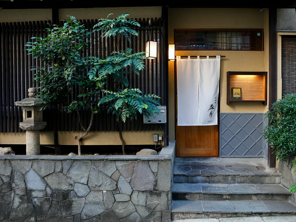 旬と時に想いを馳せる一時。文京区本郷三丁目に佇む大人の隠れ家