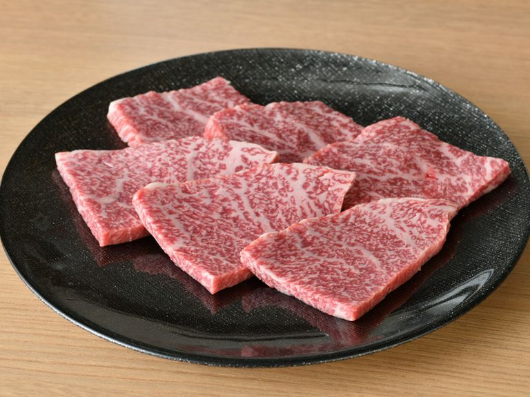ジューシーでとろける味わい『上カルビ』（しお・タレ）