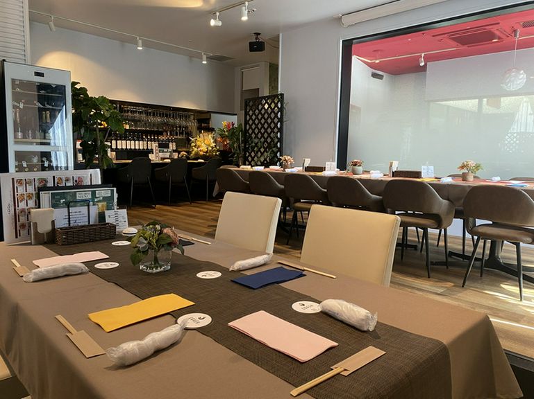 訪れる人を惹きつける、料理と雰囲気の調和が魅力