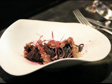 自家製パスタを満喫できる『イカ墨のタリオニーニ』