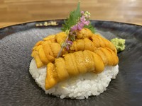 厳選した高品質な板うにを使用したうに好きには堪らない一品です。