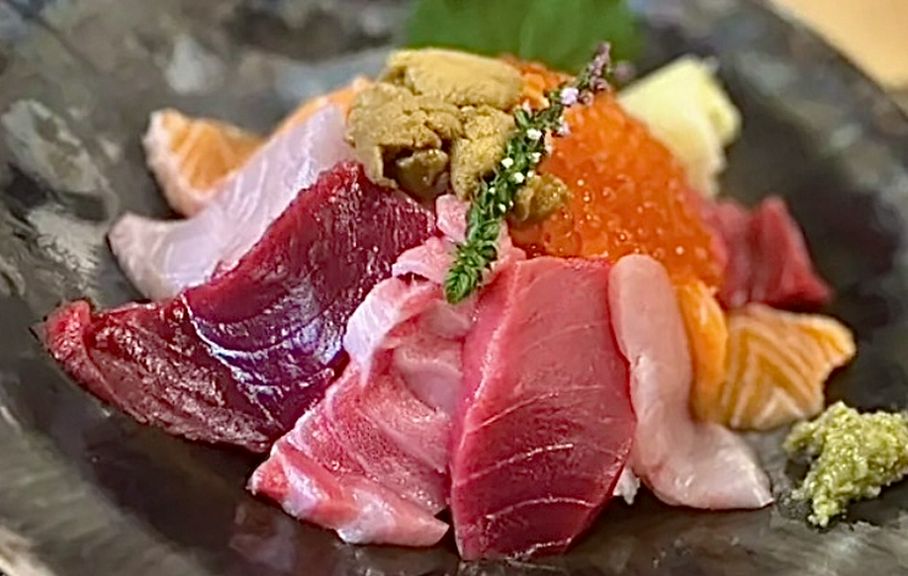 特選海鮮丼