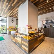 掲載メニューは一例です。掲載メニュー以外にも魅力的なパンを多数取り揃えています。当日の品揃えは来店時のお楽しみに。