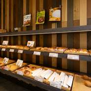 愛され続ける定番はもちろん、季節ならではのメニューにも挑戦。シーズンを問わず足を運べるお店です。