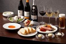 クリスマス限定!看板商品の鴨はもちろん、フォアグラ、トリュフ、キャビアなど。年に一度の贅沢コースです!