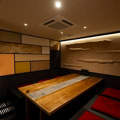 品の良さと独自の魅力が漂う空間がつくり出されている個室