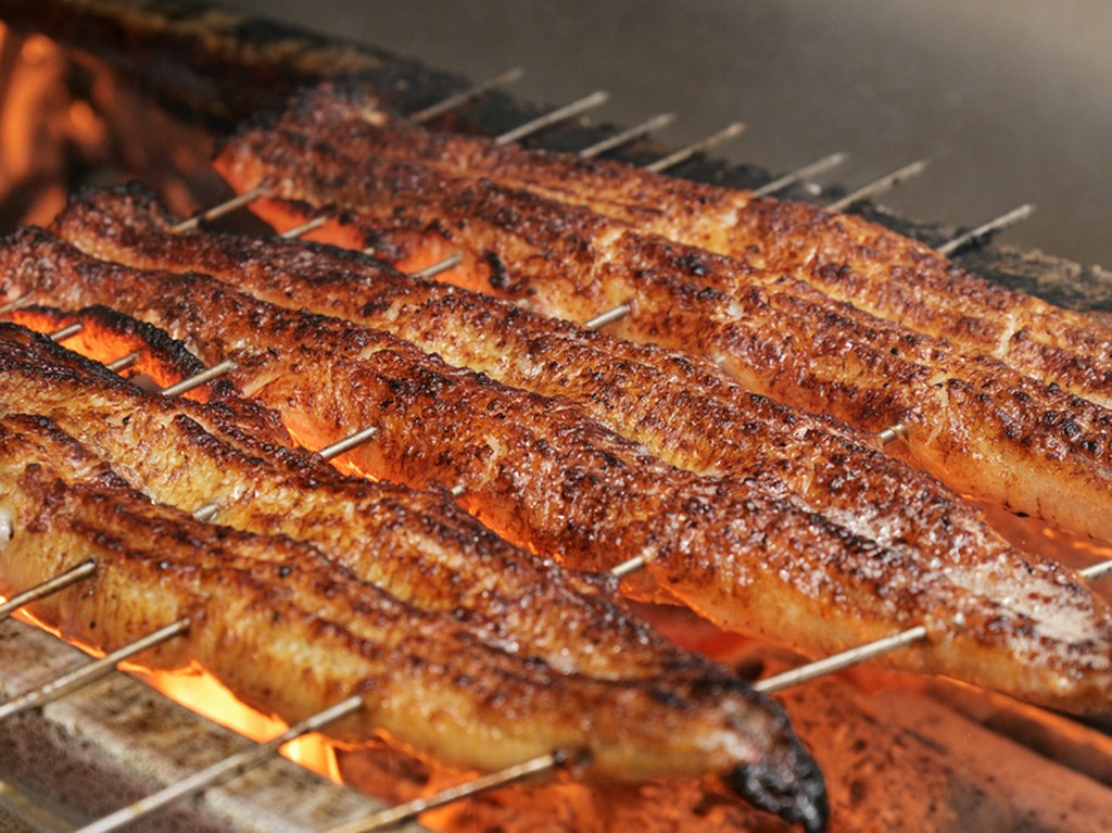 鰻、タレ、米、すべてにこだわり、匠の技で納得の逸品に仕上げる