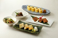 鰻の長焼き・白焼きにうまき、きも焼き・きもポンといった肝料理に、サラダや手羽先まで、あと1品オーダーしたい場面にぴったりの単品メニューを取り揃えています。