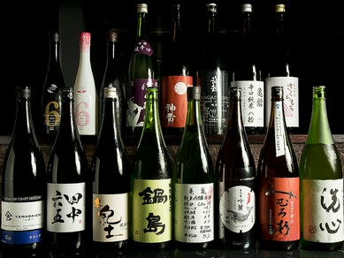 秀逸なセレクトのお酒に気分が高まる、幸せなひと時