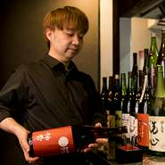 常に新鮮な肉を用意し、提供時においしさのピークがくるよう、見極めているそう。また、目配り・気配り・心配りの行き届いた接客とゲストを待たせない迅速な配膳を心がけ、快適な空間づくりに尽力されています。