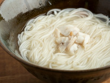 伝統的な製法と職人の技が生み出す、この一皿『天然鯛だしパイタンそうめん』