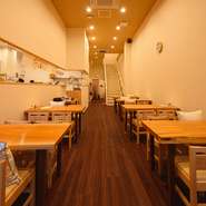 日本が誇る伝統的な料理を気軽に楽しめるとあって、連日多くの人が訪れています。朝食プレートも人気。テイクアウトメニューも豊富に揃い、シーンに合わせてさまざまな楽しみ方ができるのが、うれしいポイントです。