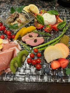 信頼のおける生産者から直送、希少な日本各地の厳選食材