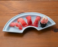 ＜名物！＞大トロ・中トロ・赤身・バチ赤身・ネギトロ