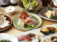 「刺身4点盛り」「寿司6貫」「寿司屋の本気のツナサンド」などを楽しめるコース。