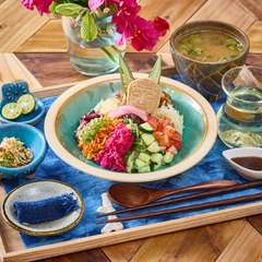 フォトジェニックで可愛い、島ベジ丼『発酵島ブッダボウル＆育菌味噌汁セット　島ハーブティー付き』