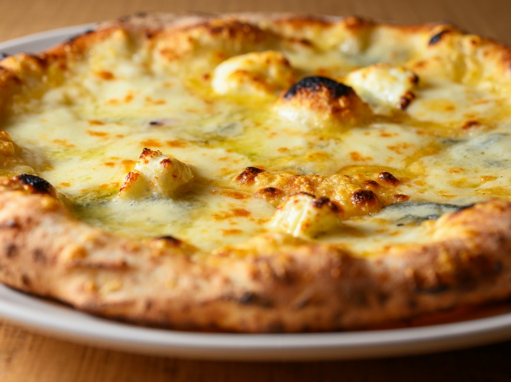 クアトロ フォルマッジ　蜂蜜添え