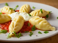 もっちりとした食感。葉っぱのような形も可愛い『手打ちクルルジョネス 』