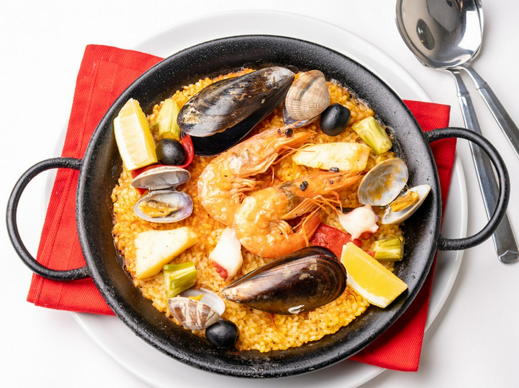 本場の食材と熟練の技で紡ぐ、スペイン料理