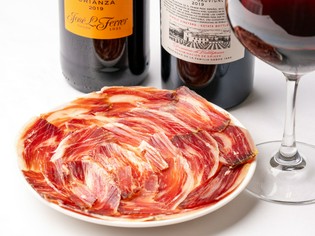 本場の味を再現する、スペイン産の素材