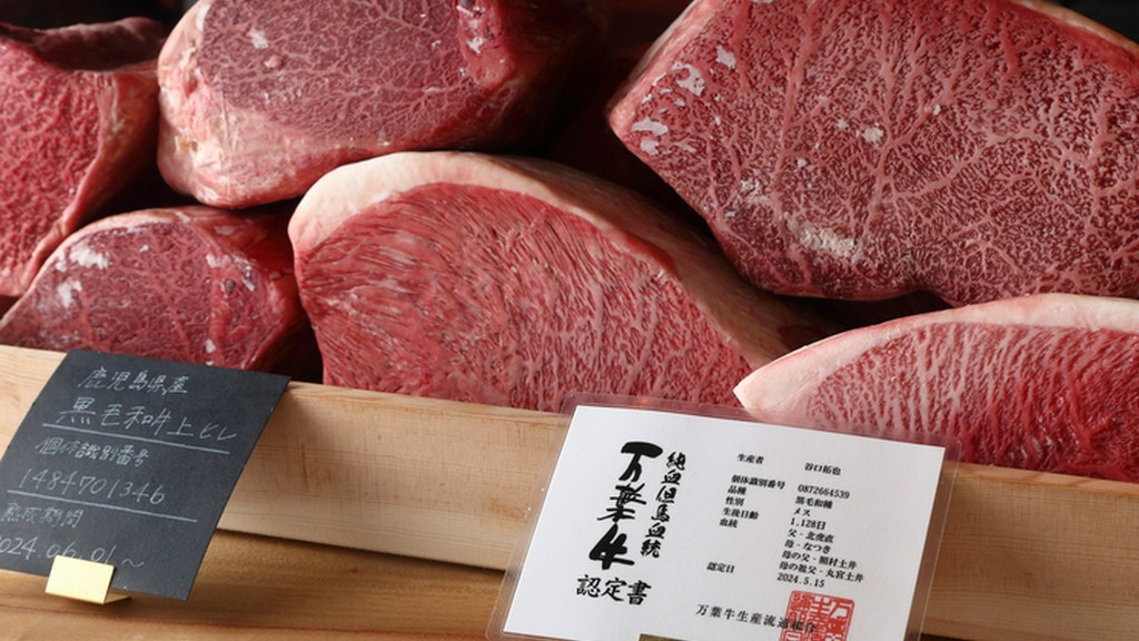 焼き上がる肉を待ち、ゆっくりと味わう贅沢な時間