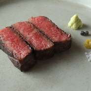 当店の熟成肉は㐂舌独自の熟成庫を使用し脱水からの長期熟成を行っております。