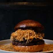 ・100g／1,900円
・200g／2,900円　
※フレンチフライ付き