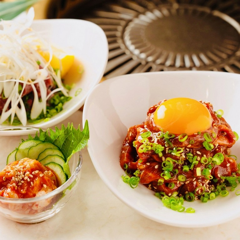 今日はどっちの気分？魅惑の『炙りユッケ』