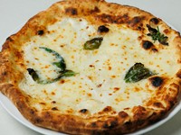 芳醇なチーズの香りととろける旨さを堪能『4フォルマッジ』