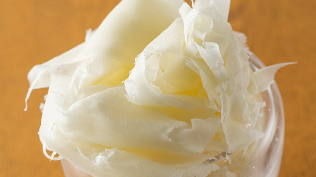 世界各国のおいしい生ハムやサラミそしてチーズにワイン