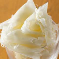 世界各国のおいしい生ハムやサラミそしてチーズにワイン