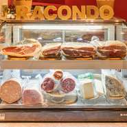 人気の生ハム＆サラミはTAKE OUTも可能