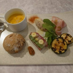 ハム屋さんの前菜盛り合わせと
3種から選べるパスタセット