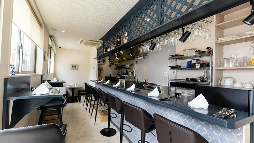 料理人とのやりとりも楽しめる、心地良い距離感のカウンター席