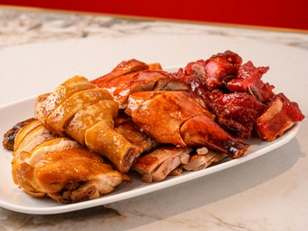 目を見張るレベルのボリューム『肉2種盛り』