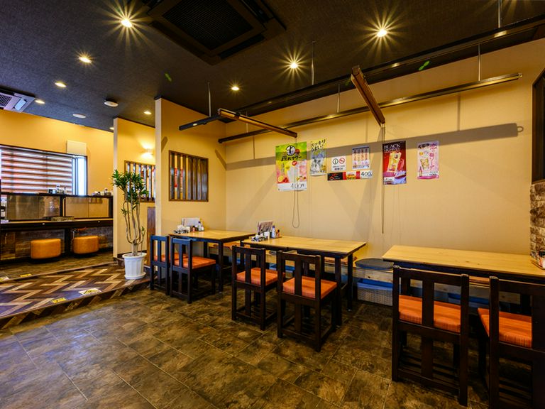 誰もが和気あいあいと過ごせる人気の高い鉄板焼き店