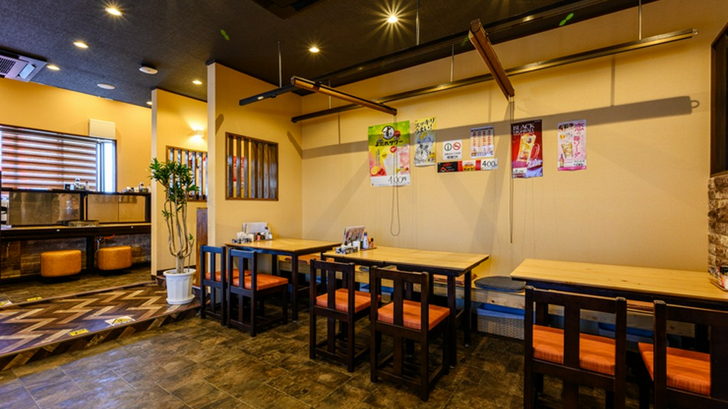 誰もが和気あいあいと過ごせる人気の高い鉄板焼き店