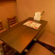 店内は全6席。2～4名グループで利用できるため、ちょっとした女子会利用も歓迎です。カジュアルな雰囲気で、気軽に集まりおいしい韓国チキンを楽しめます。友達との楽しい一時にぜひ。